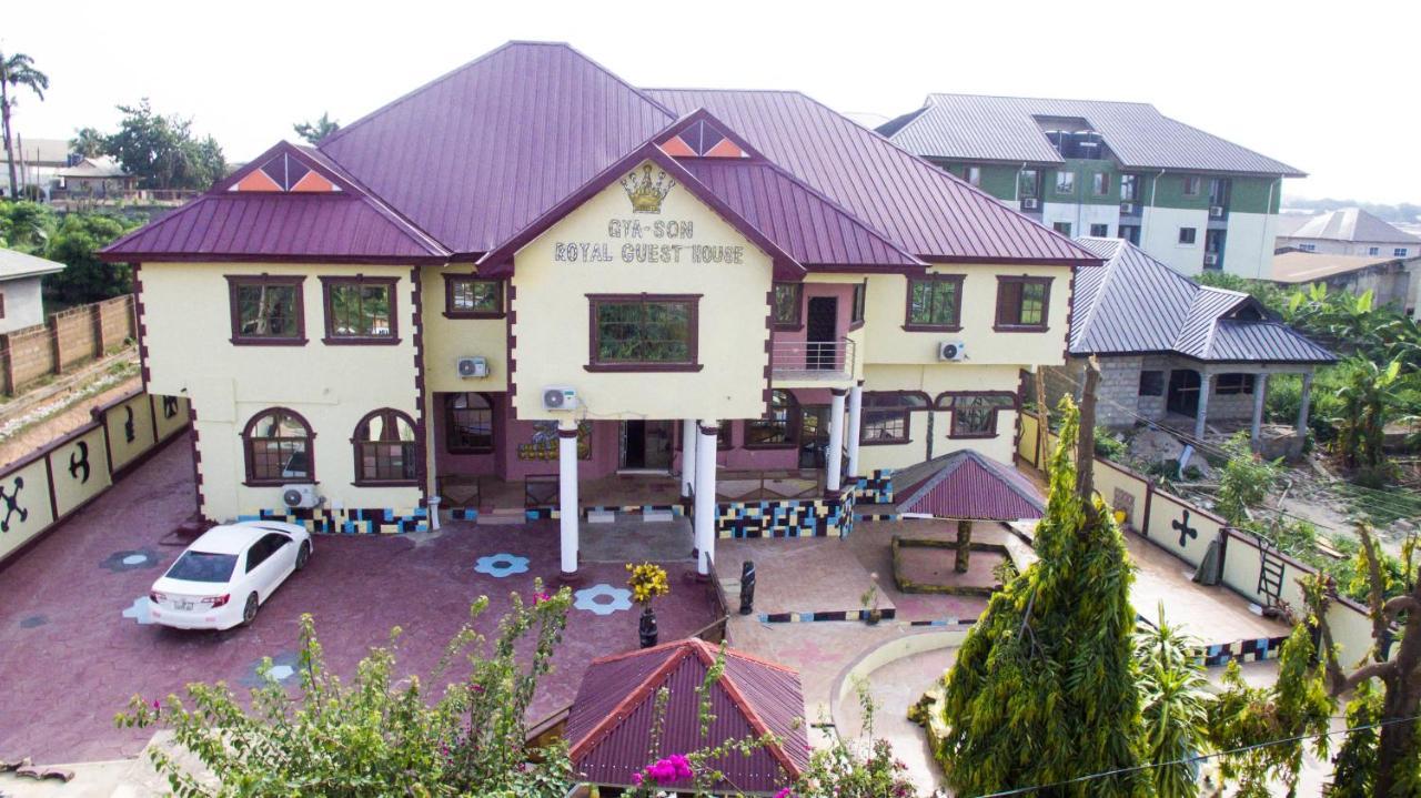 Gya-Son Royal Guest House Kumasi Bagian luar foto