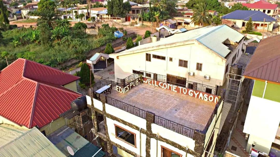 Gya-Son Royal Guest House Kumasi Bagian luar foto