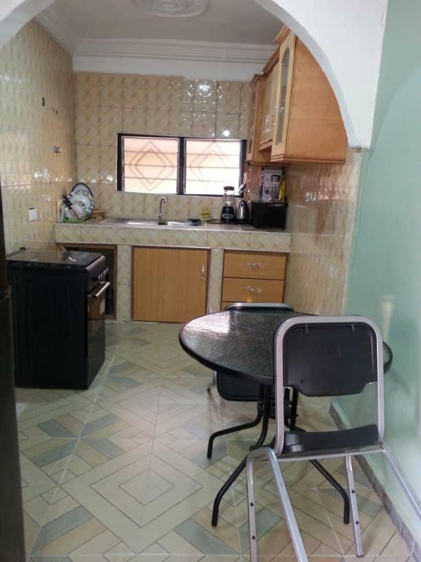 Gya-Son Royal Guest House Kumasi Bagian luar foto
